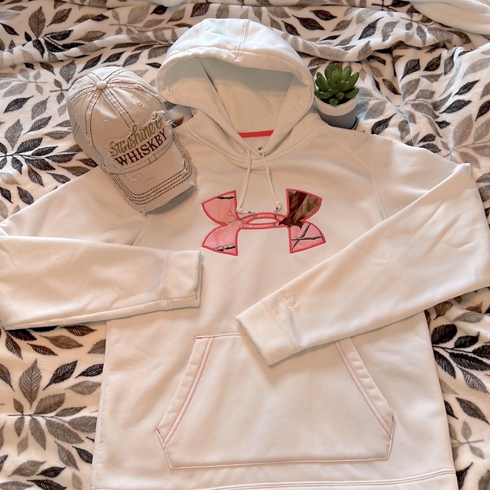 Under Armour Hoodie Sweatshirt *** MUST GO!!! ***